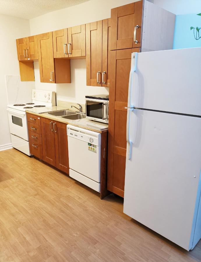 Cozy Private Rm Heart Of North York Free Parking Full Kitchen Close To Downtown Apartment Toronto Exterior foto